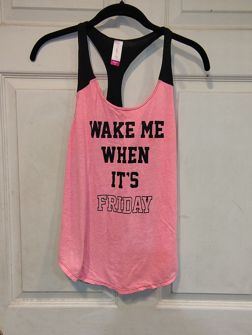 No Boundaries Women's Size XS Pink Graphic Tank Top